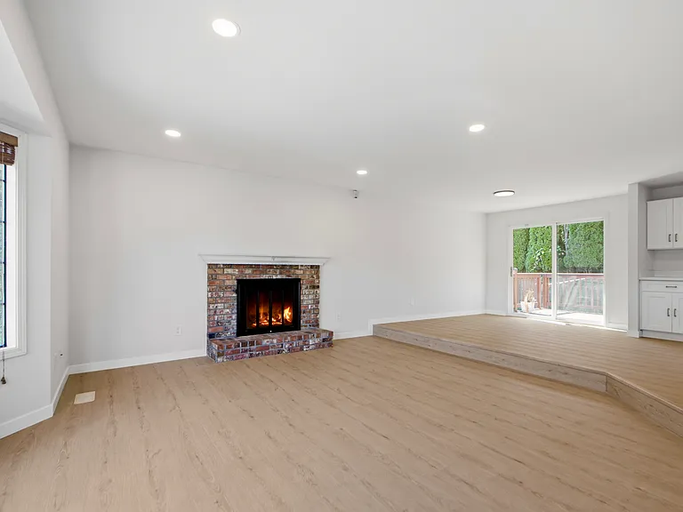 2719 NE 4th Ct — Photo 6