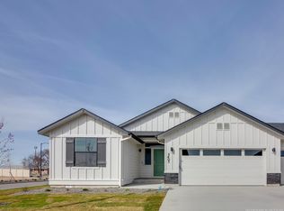 4928 W Riva Capri St, Meridian, ID 83646