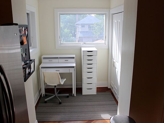 4th image of 5328 N Sawyer Ave #3