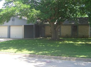 1135 Estes St, Benbrook, TX 76126