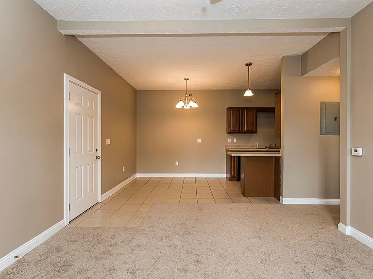 Greenbrier Apartments — Photo 59