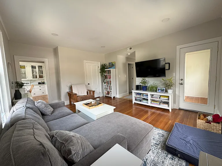 29 Ocean Ave #2 — Photo 8
