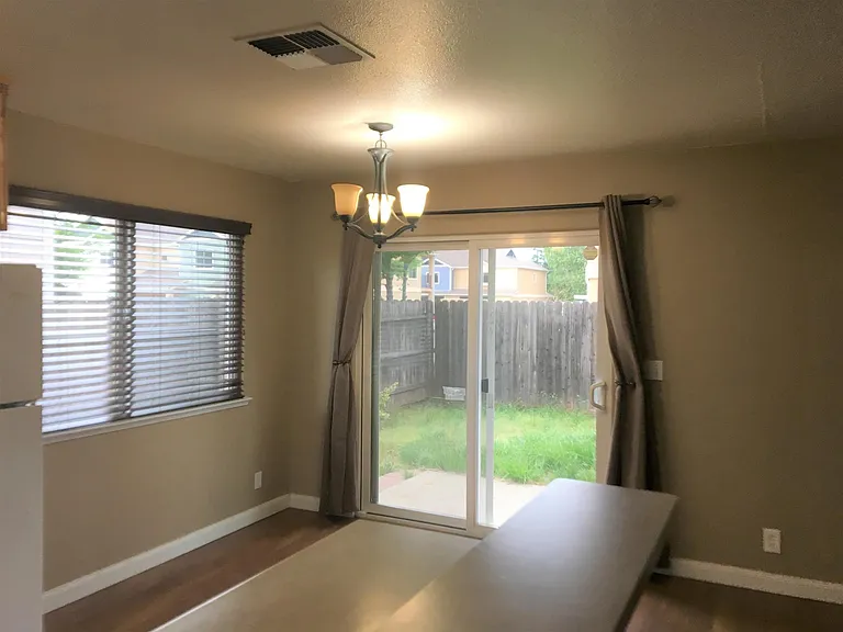 35 Baltar Loop #A — Photo 3