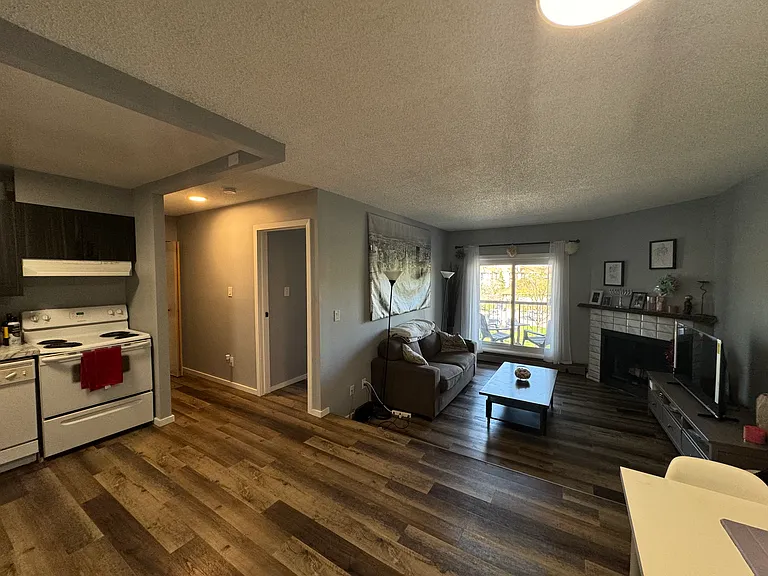 201 Victor Lewis Dr — Photo 4