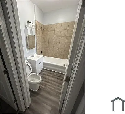 4 bed, $2,600 — Photo 2