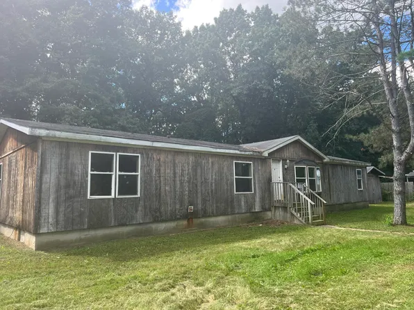 11253 Wildwood Dr, Marshall, MI 49068