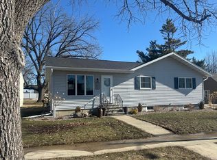204 NW 2nd St, Adams, MN 55909