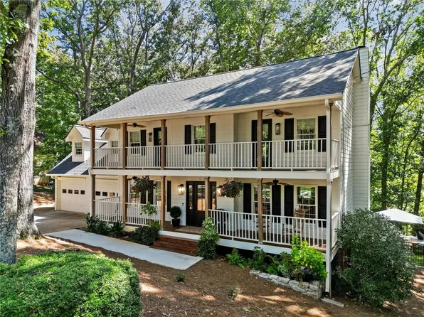 618 Apache Trl, Woodstock, GA 30189