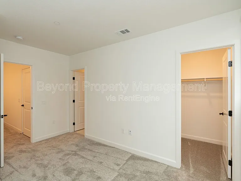 2126 Senita Dr — Photo 8