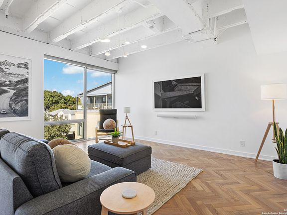 3rd image of 1115 S Alamo St #2414