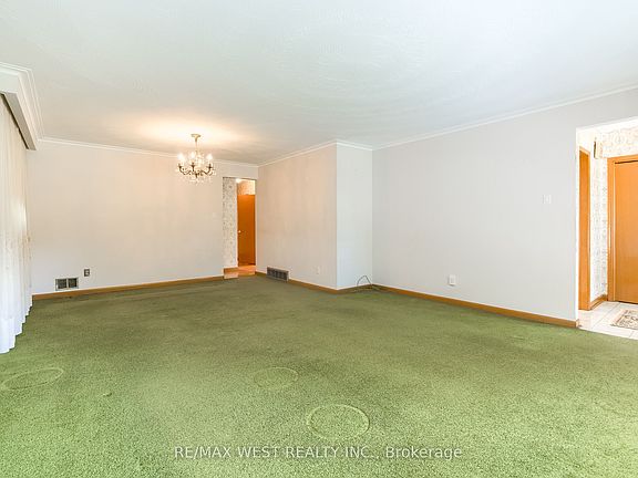 5th image of 8 Carswell Pl