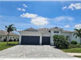 9022 Redonda Dr, Naples, FL 34114
