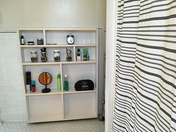 2nd image of 411 Adams St APT 2