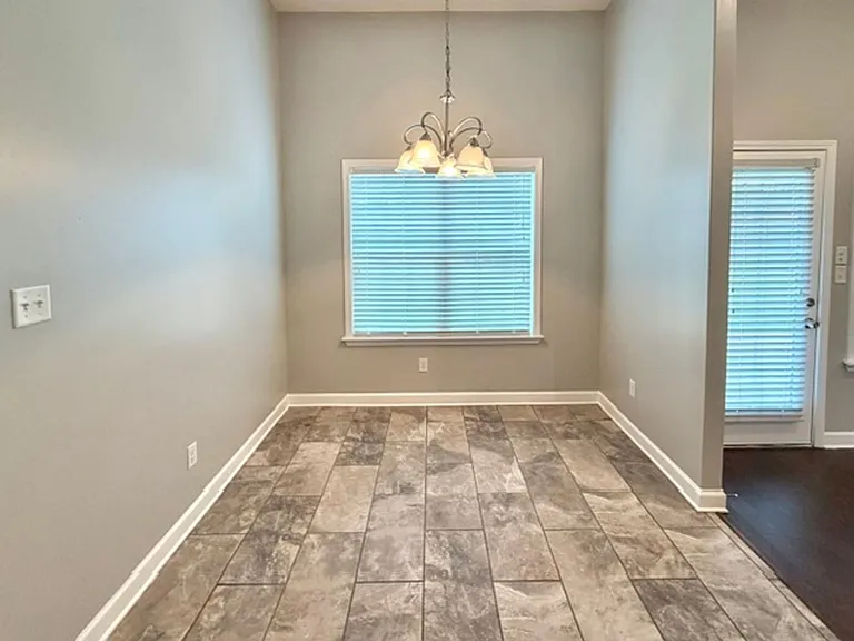 8618 Ainsley Cv — Photo 4