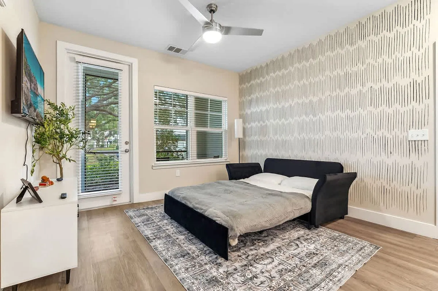 1 bed, 1.0 bath, $3,681 — Photo 2
