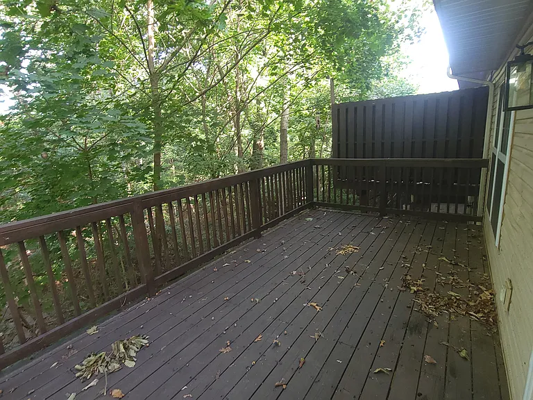539 Upland St — Photo 7