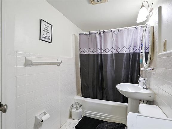 5th image of 1205 Saint Charles Ave APT 402