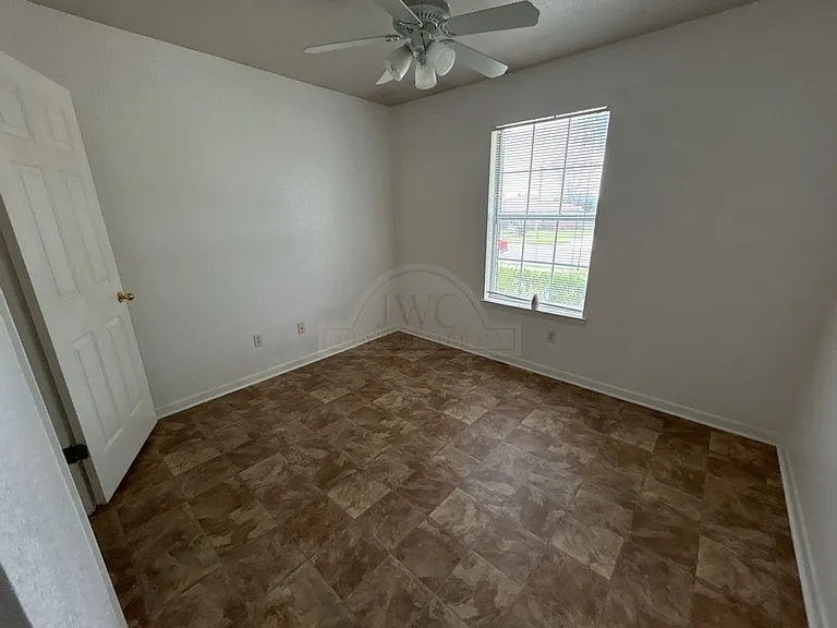 2707 Casey Dr — Photo 13