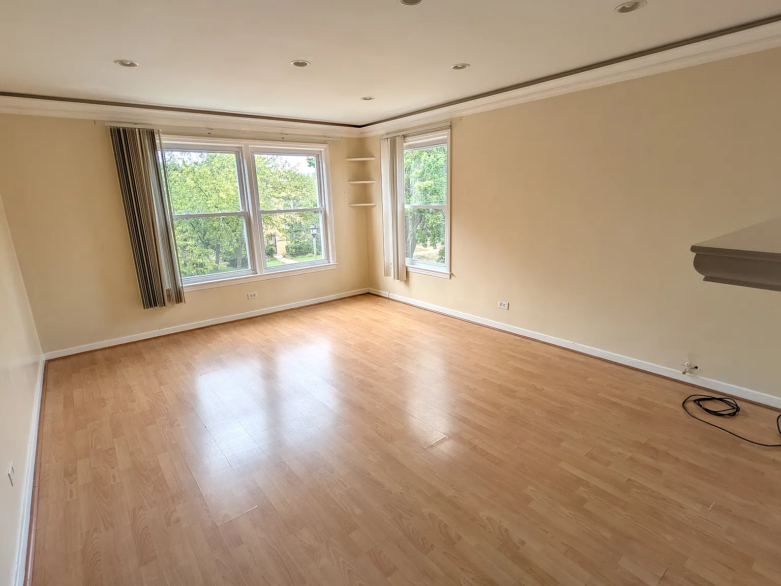 2 bed, 1100 sqft, $1,750 — Photo 3