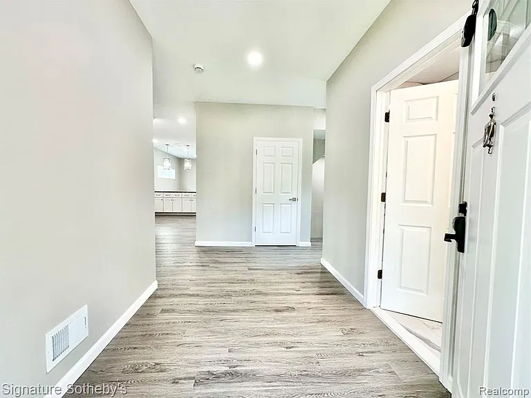442 Ardmore Dr — Photo 17