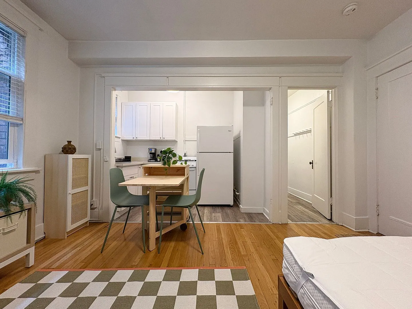 Virginian Apartments — Photo 3
