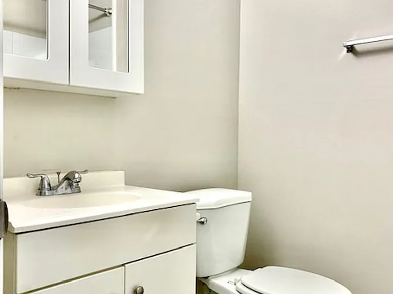 312 E Ridley Ave — Photo 1