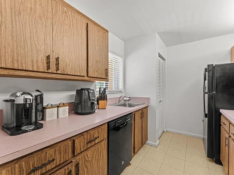 866 SW 9th Ave #201 — Photo 7