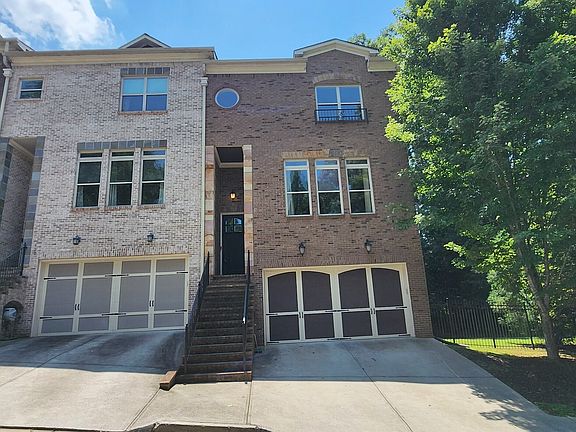 2nd image of 492 Pearl Cove Ct