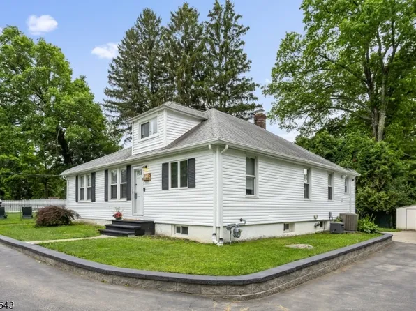 75 Glenwild Ave, Bloomingdale Boro, NJ 07403