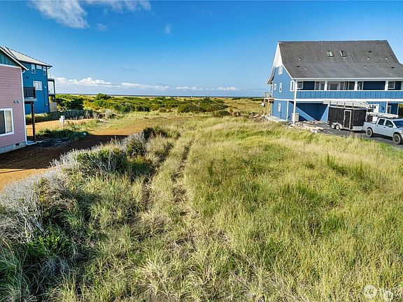 5th image of 1075 OCEAN SHORES Boulevard SW
