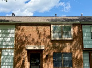 281 Cross Country Dr S, Westerville, OH 43081