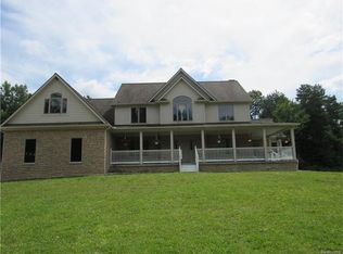 3315 Acorn Grove Ct, Ortonville, MI 48462