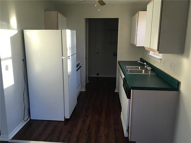 2nd image of 1923 Morrow St