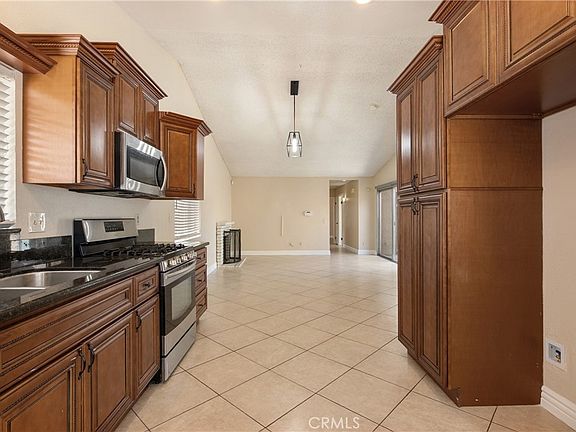 5th image of 11354 Sage Ave