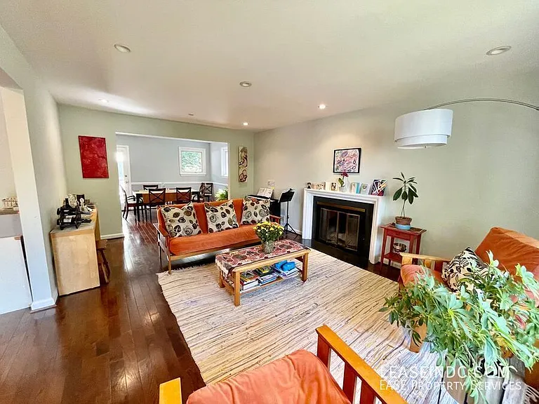 4439 Springdale St NW — Photo 4
