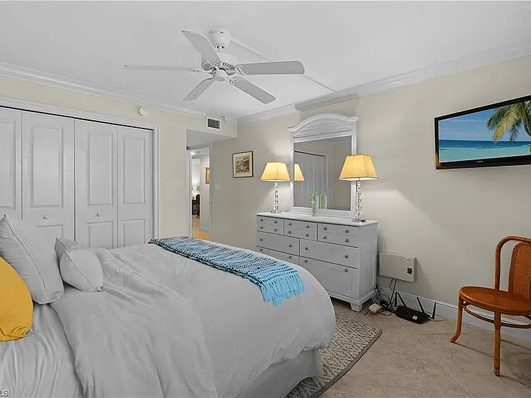 579 Seaview Ct #2 — Photo 10