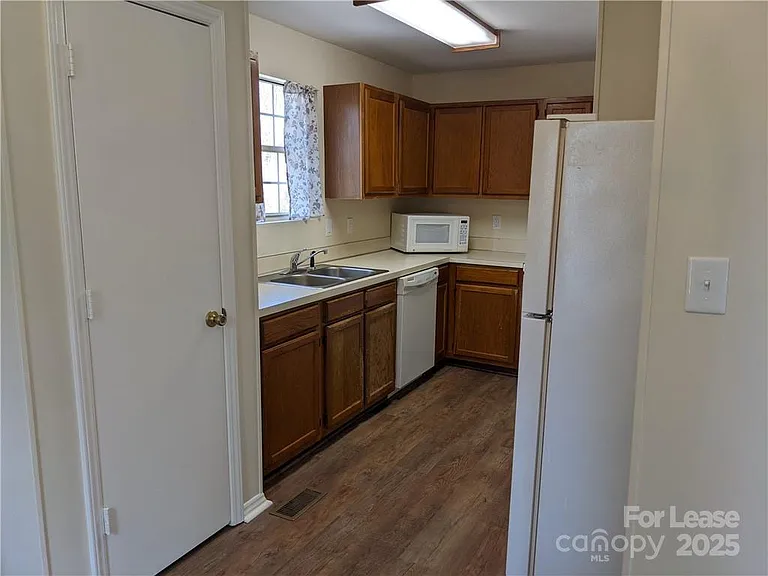 8505 Mount Holly Hntrsvlle Rd — Photo 13