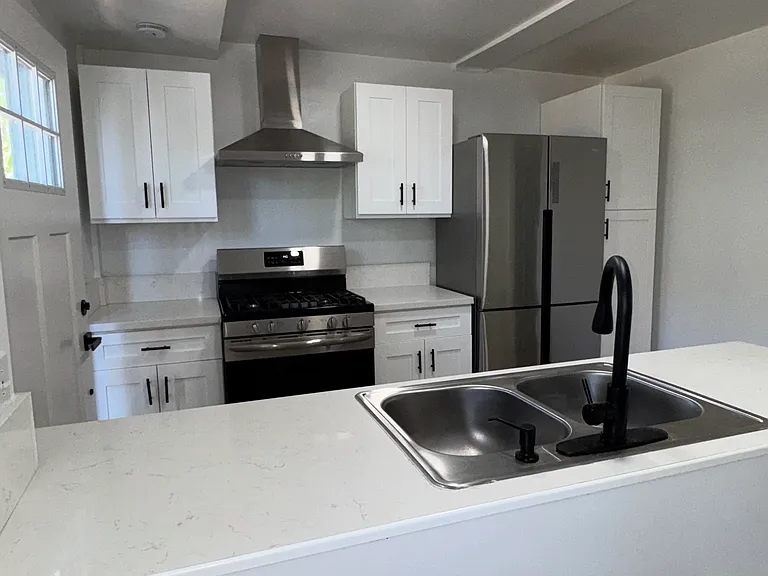 2097 Valley View Blvd #B-1/2 — Photo 15