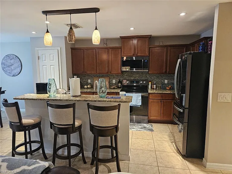 1206 SW Trafalgar Pkwy — Photo 8