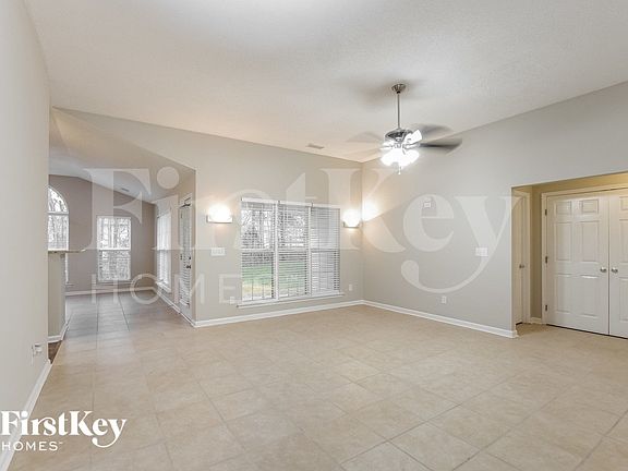 3rd image of 11626 English Oak Ln