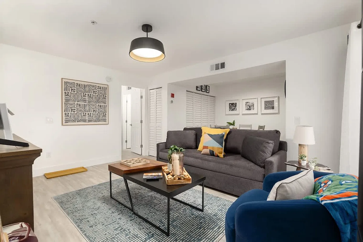 1 bed, 1.0 bath, 624 sqft, $4,806 — Photo 2