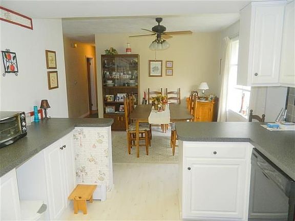 4th image of 2318 Oswego St