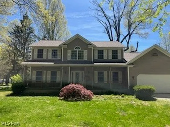 17735 Olive Ave, Lake Milton, OH 44429