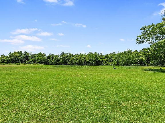 4th image of 2021 Orange Acres Dr