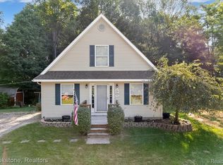 4347 Grove Dr, Dryden, MI