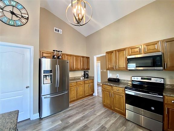 4th image of 2591 Sandpiper Cir