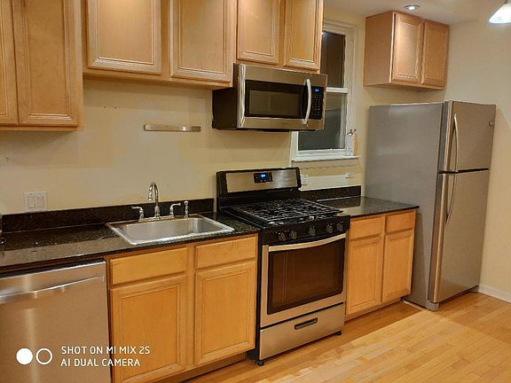 5th image of 1820 N Washtenaw Ave #2