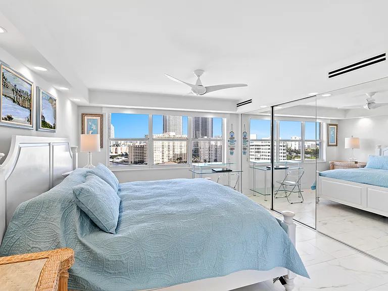 121 Golden Isles Dr #Penthouse 1 — Photo 42