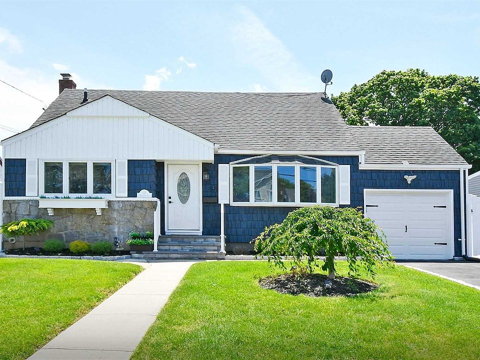 1st image of 121 Brenner Ave
