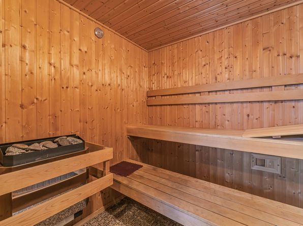 8 bedroom rental in Coquitlam — photo 12